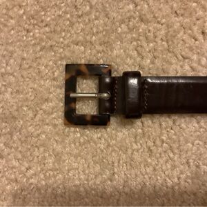 Banana Republic Made In Italy Genuine Leather Belt with Tortoiseshell Buckle 28”